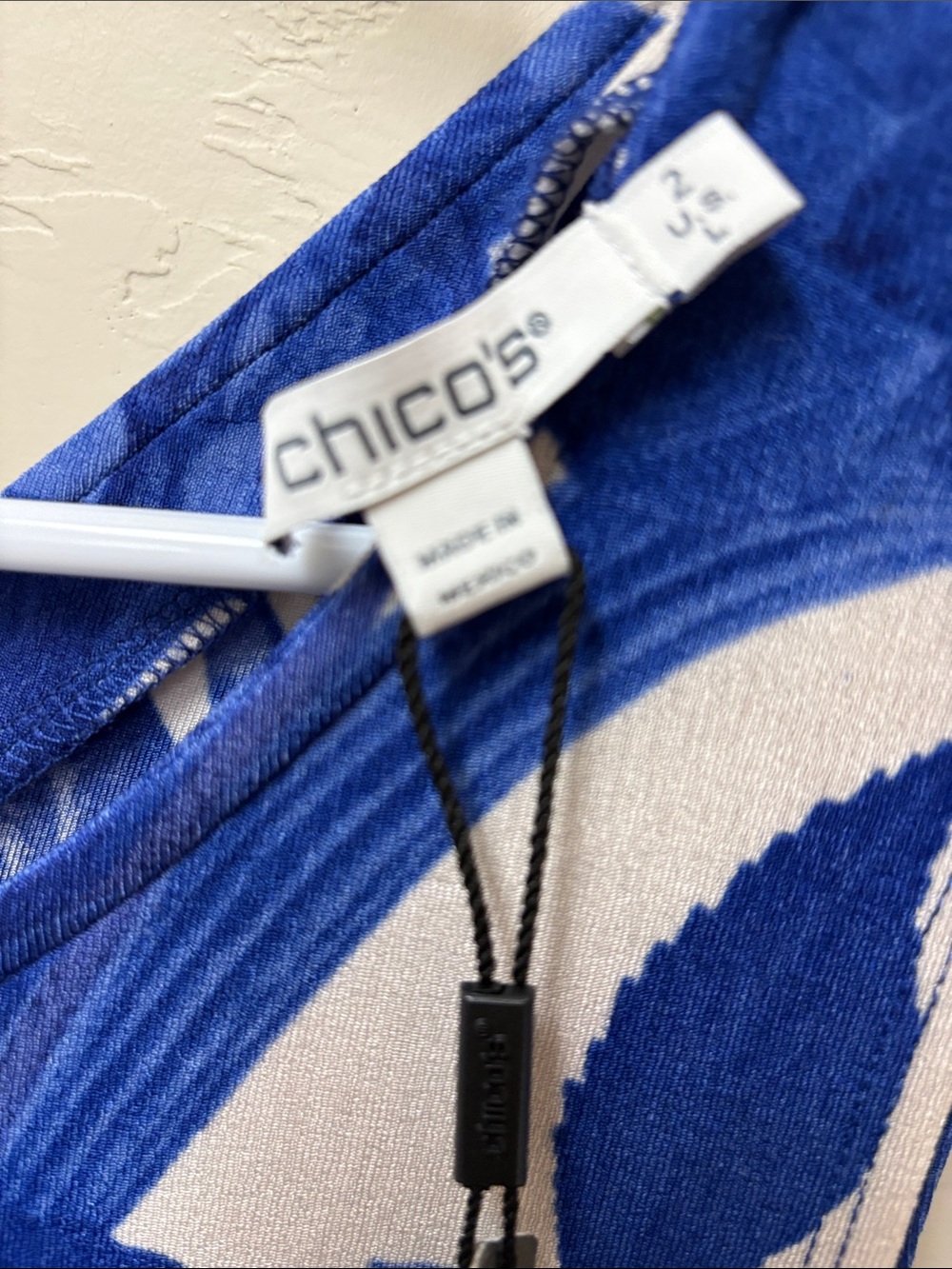 Chicos travelers sleeveless floral top - Picture 3 of 6